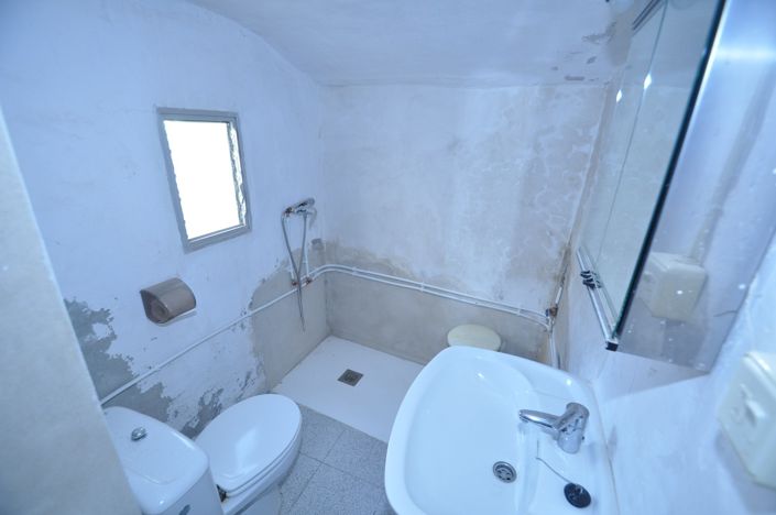 Image No.6-2 Bed Country House for sale