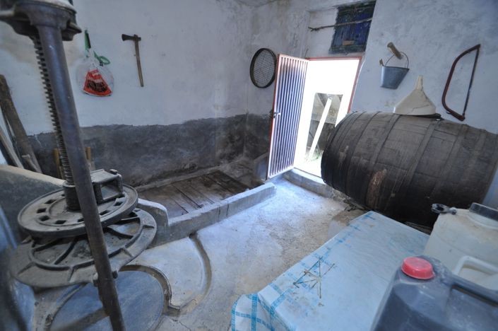 Image No.7-2 Bed Country House for sale