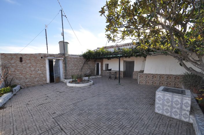 Image No.1-4 Bed House for sale