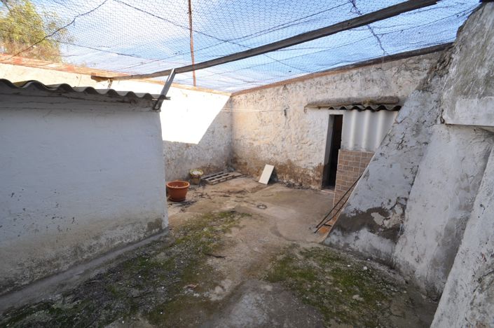 Image No.16-4 Bed House for sale