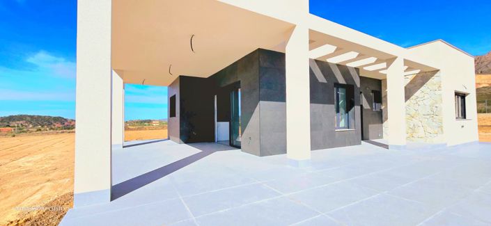 Image No.20-3 Bed Villa for sale