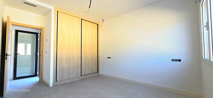 Image No.23-3 Bed Villa for sale