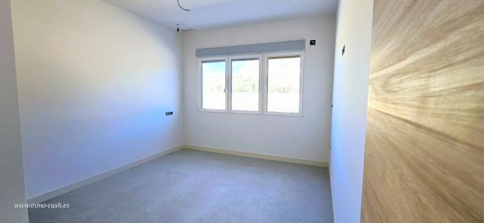 Image No.25-3 Bed Villa for sale