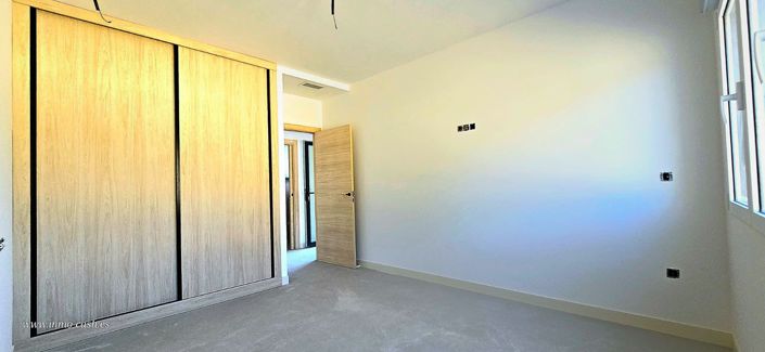 Image No.27-3 Bed Villa for sale