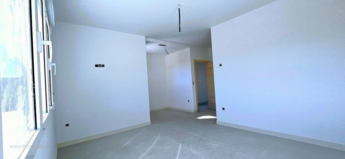 Image No.29-3 Bed Villa for sale