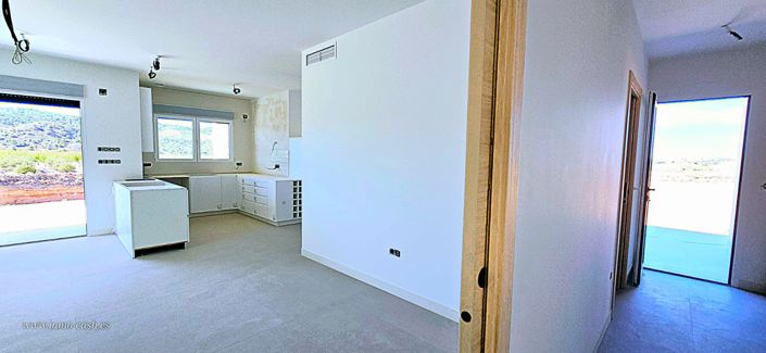 Image No.35-3 Bed Villa for sale