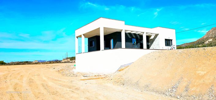 Image No.9-3 Bed Villa for sale