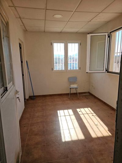 Image No.1-3 Bed Property for sale
