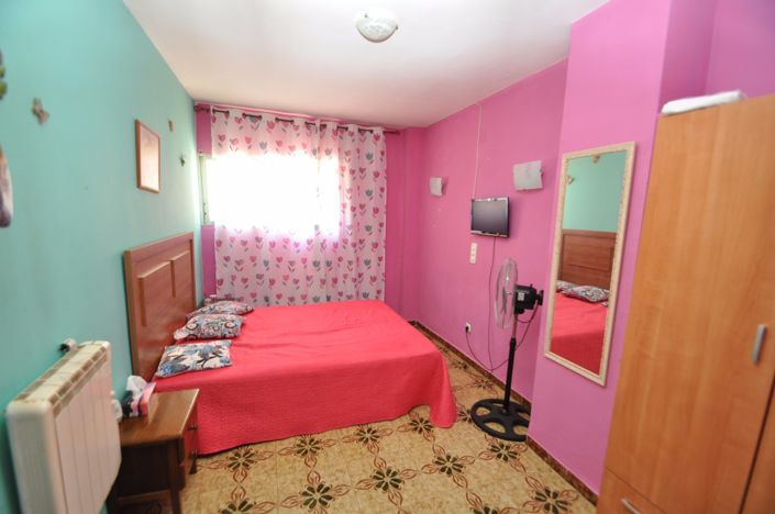 Image No.11-3 Bed Commercial for sale