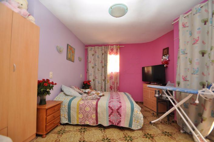 Image No.13-3 Bed Commercial for sale