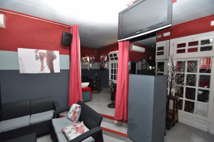 Image No.28-3 Bed Commercial for sale