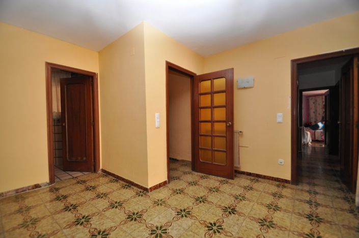 Image No.41-3 Bed Commercial for sale