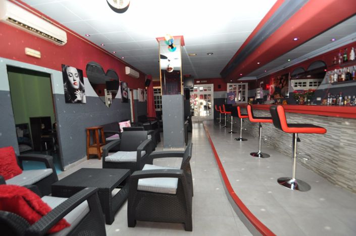 Image No.5-3 Bed Commercial for sale