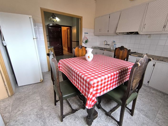 Image No.12-6 Bed Townhouse for sale