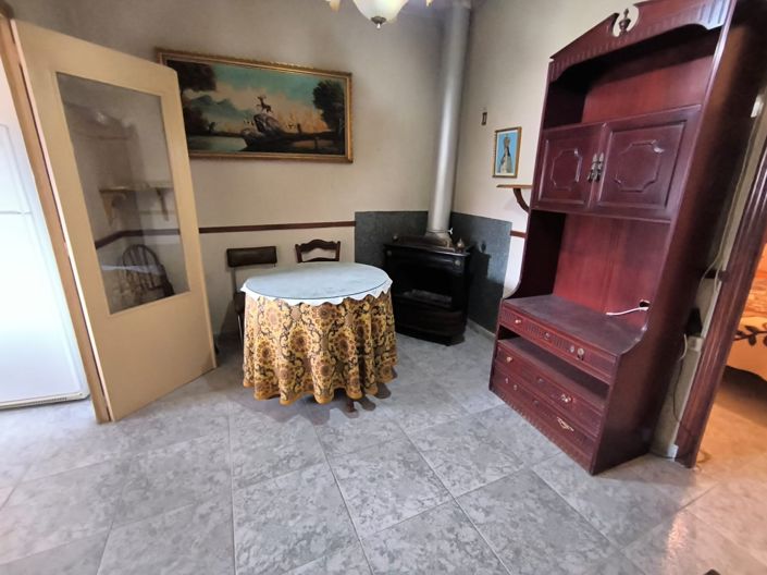 Image No.13-6 Bed Townhouse for sale