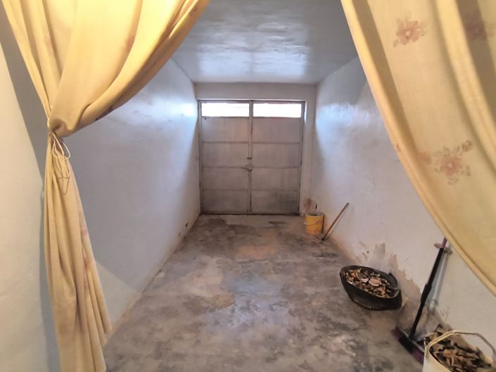 Image No.17-6 Bed Townhouse for sale