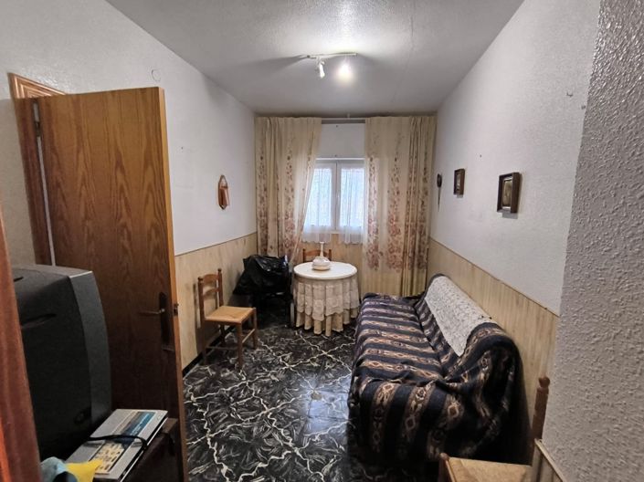 Image No.18-6 Bed Townhouse for sale