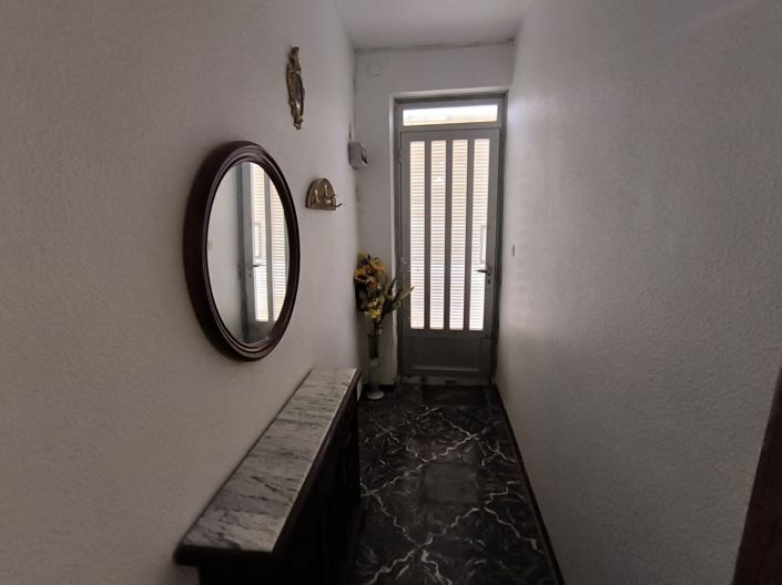 Image No.19-6 Bed Townhouse for sale