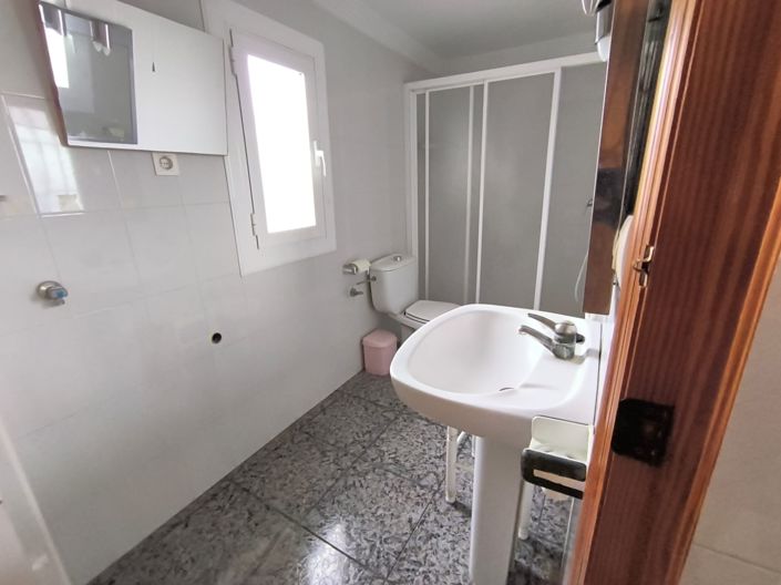 Image No.26-6 Bed Townhouse for sale