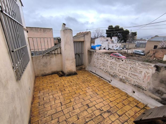 Image No.27-6 Bed Townhouse for sale