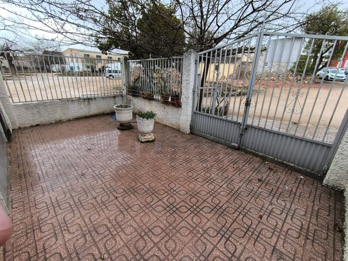 Image No.29-6 Bed Townhouse for sale