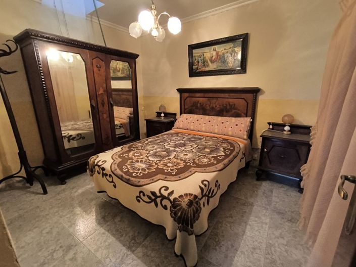 Image No.3-6 Bed Townhouse for sale