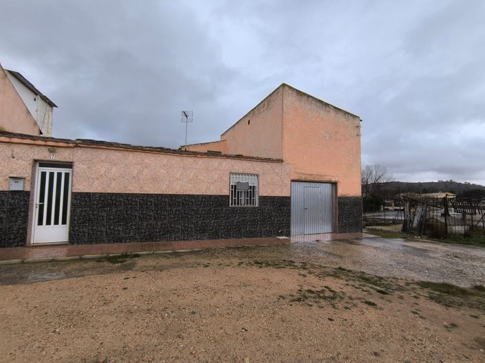 Image No.6-6 Bed Townhouse for sale