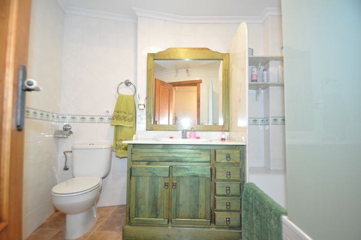 Image No.15-3 Bed Townhouse for sale