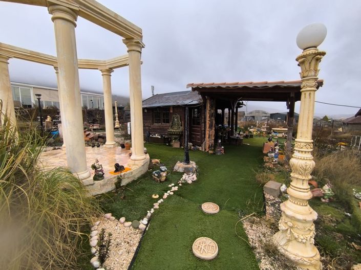 Image No.11-3 Bed Commercial for sale