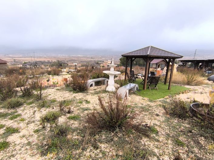 Image No.17-3 Bed Commercial for sale