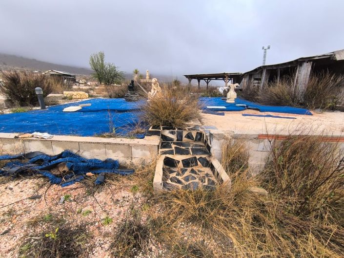 Image No.22-3 Bed Commercial for sale