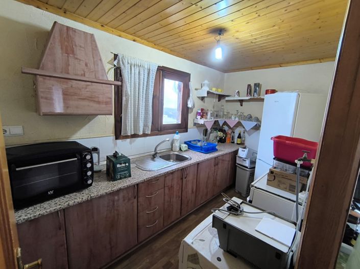 Image No.27-3 Bed Commercial for sale