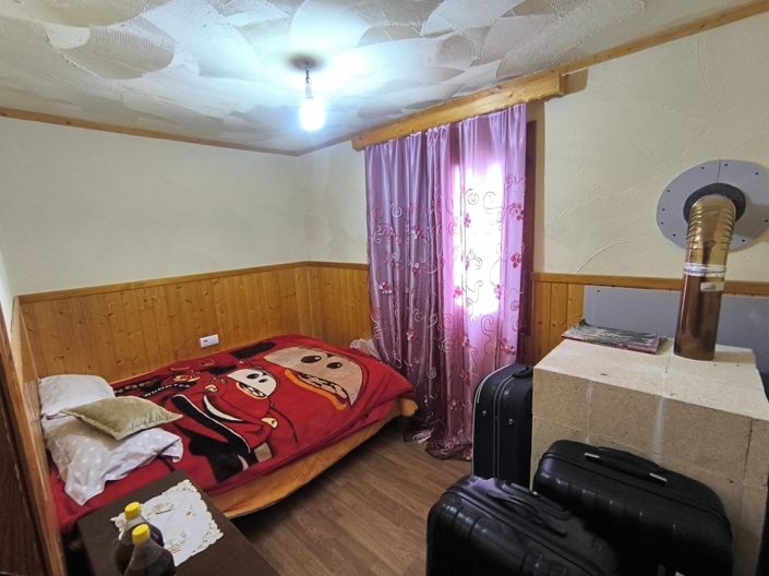 Image No.29-3 Bed Commercial for sale