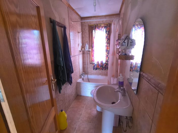 Image No.30-3 Bed Commercial for sale