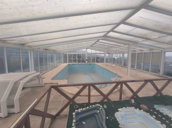 Image No.4-3 Bed Commercial for sale