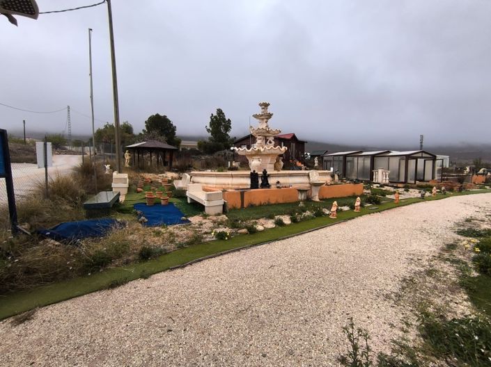 Image No.7-3 Bed Commercial for sale