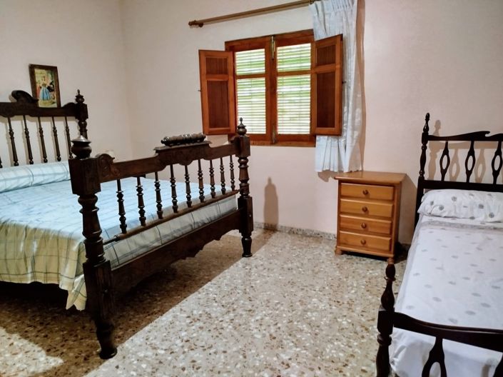 Image No.10-3 Bed Country House for sale