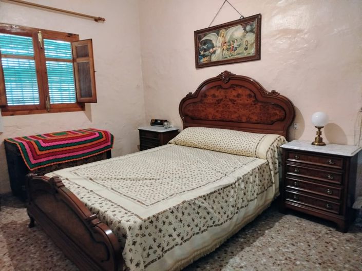 Image No.12-3 Bed Country House for sale