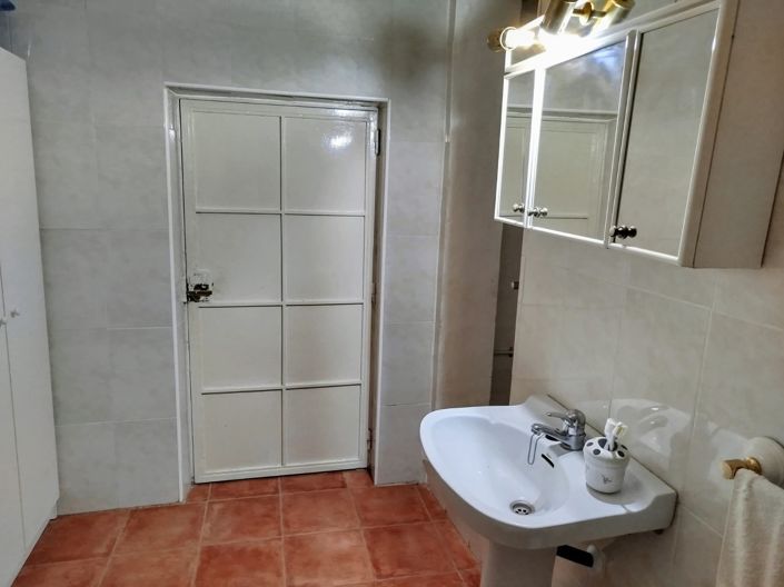 Image No.8-3 Bed Country House for sale