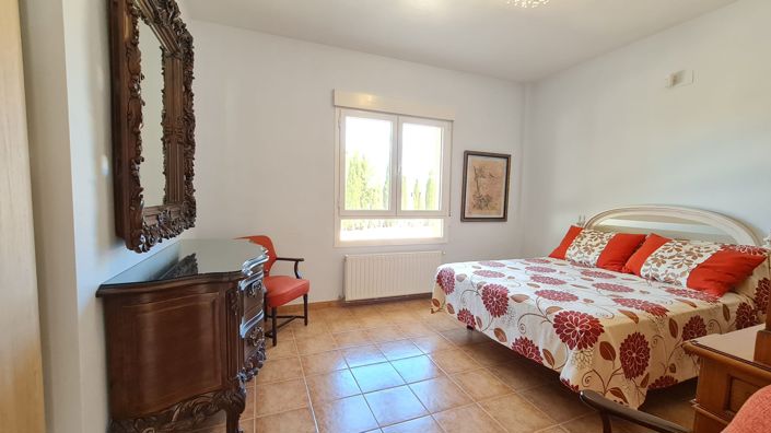 Image No.26-5 Bed Villa for sale