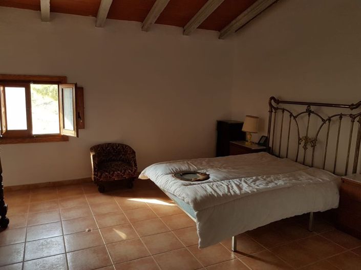 Image No.6-8 Bed Country House for sale