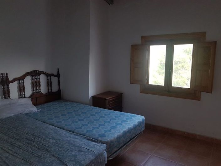 Image No.9-8 Bed Country House for sale