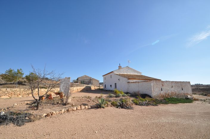 Image No.26-4 Bed Country House for sale