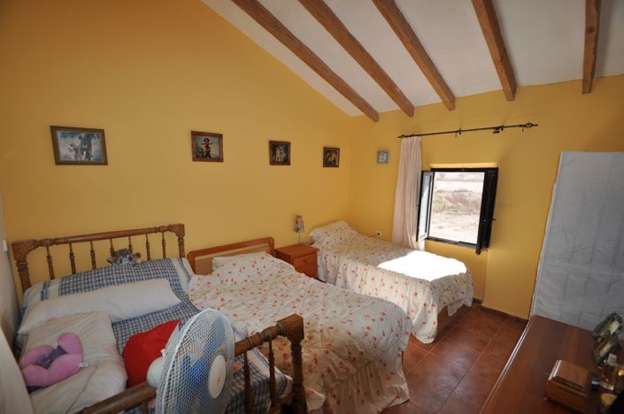 Image No.6-4 Bed Country House for sale