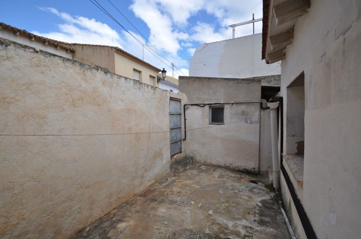 Image No.16-4 Bed Townhouse for sale