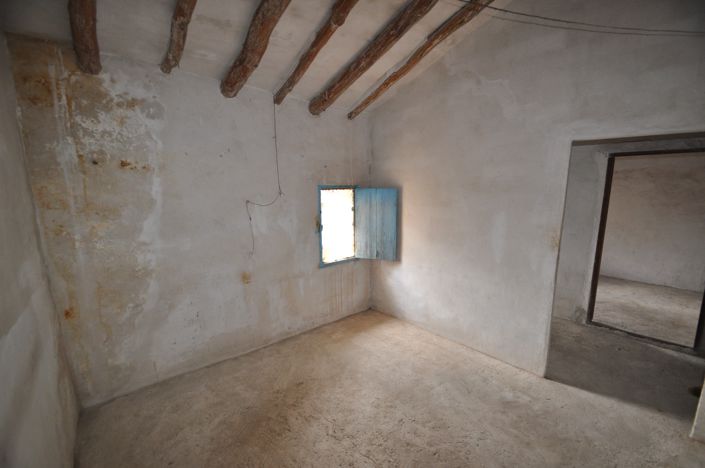 Image No.19-4 Bed Townhouse for sale