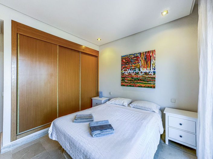 Image No.11-4 Bed Townhouse for sale