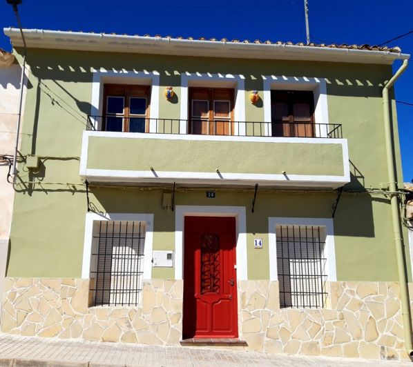 Image No.1-5 Bed Townhouse for sale
