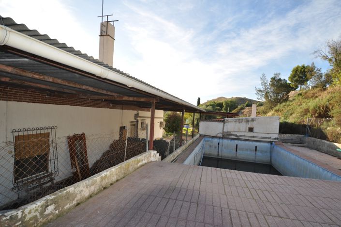 Image No.48-5 Bed Villa for sale