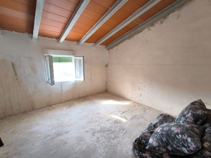 Image No.15-7 Bed Country House for sale